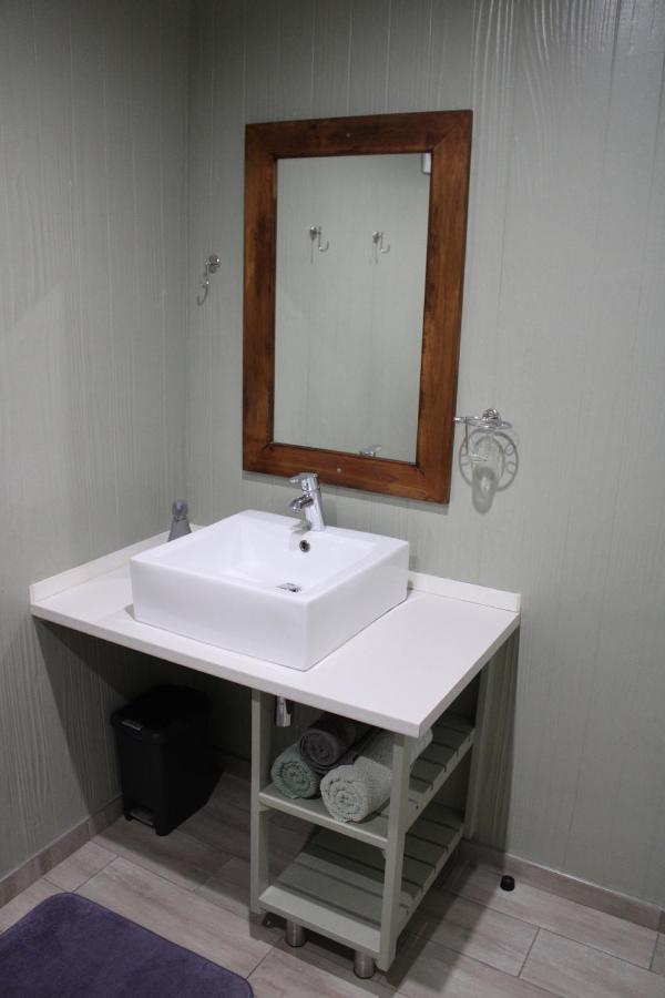 14 Mount Joy Hotel Книсна Екстериор снимка